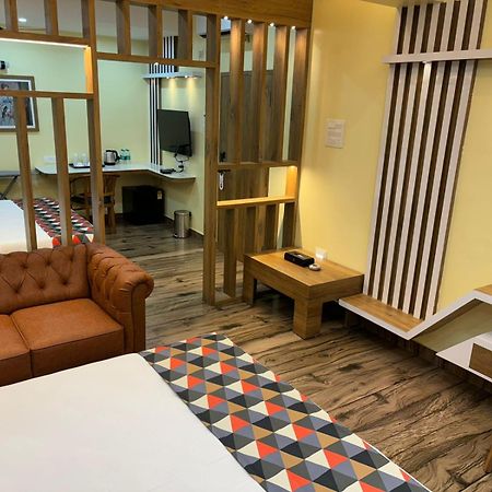 Forest Transit Hotel Coimbatore Bagian luar foto