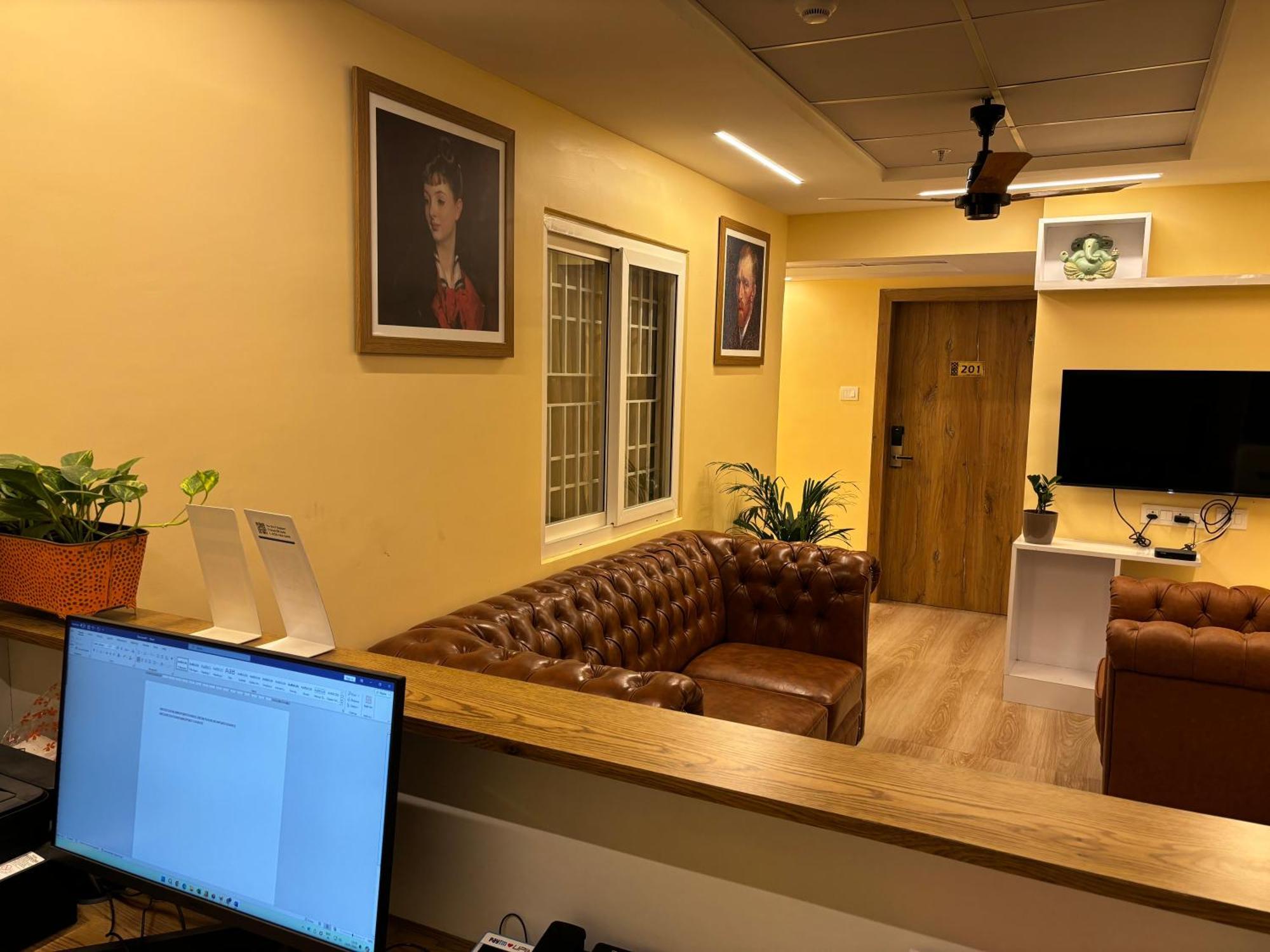 Forest Transit Hotel Coimbatore Bagian luar foto